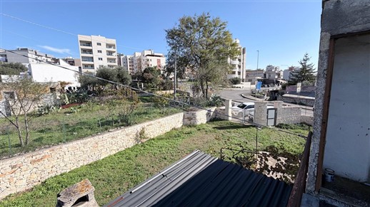 Antico Fabbricato Alle Porte di Putignano, Parzialmente In Pietra e Terreno.